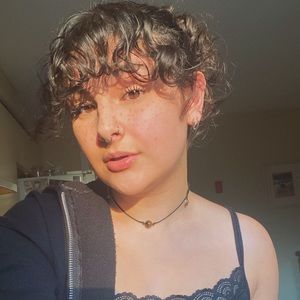 Meet your Posher, Mia